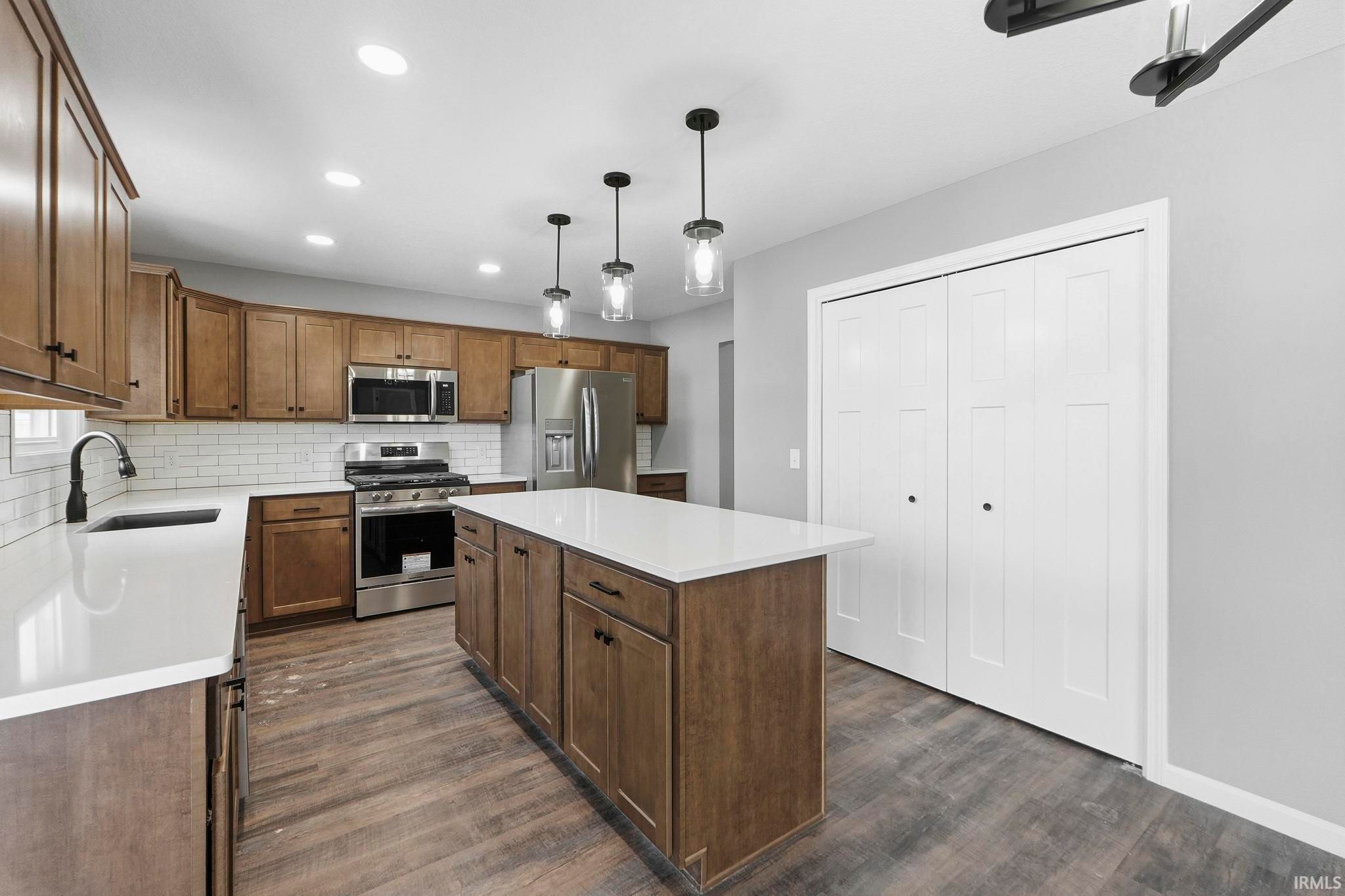 Image of 818 Gullet Avenue