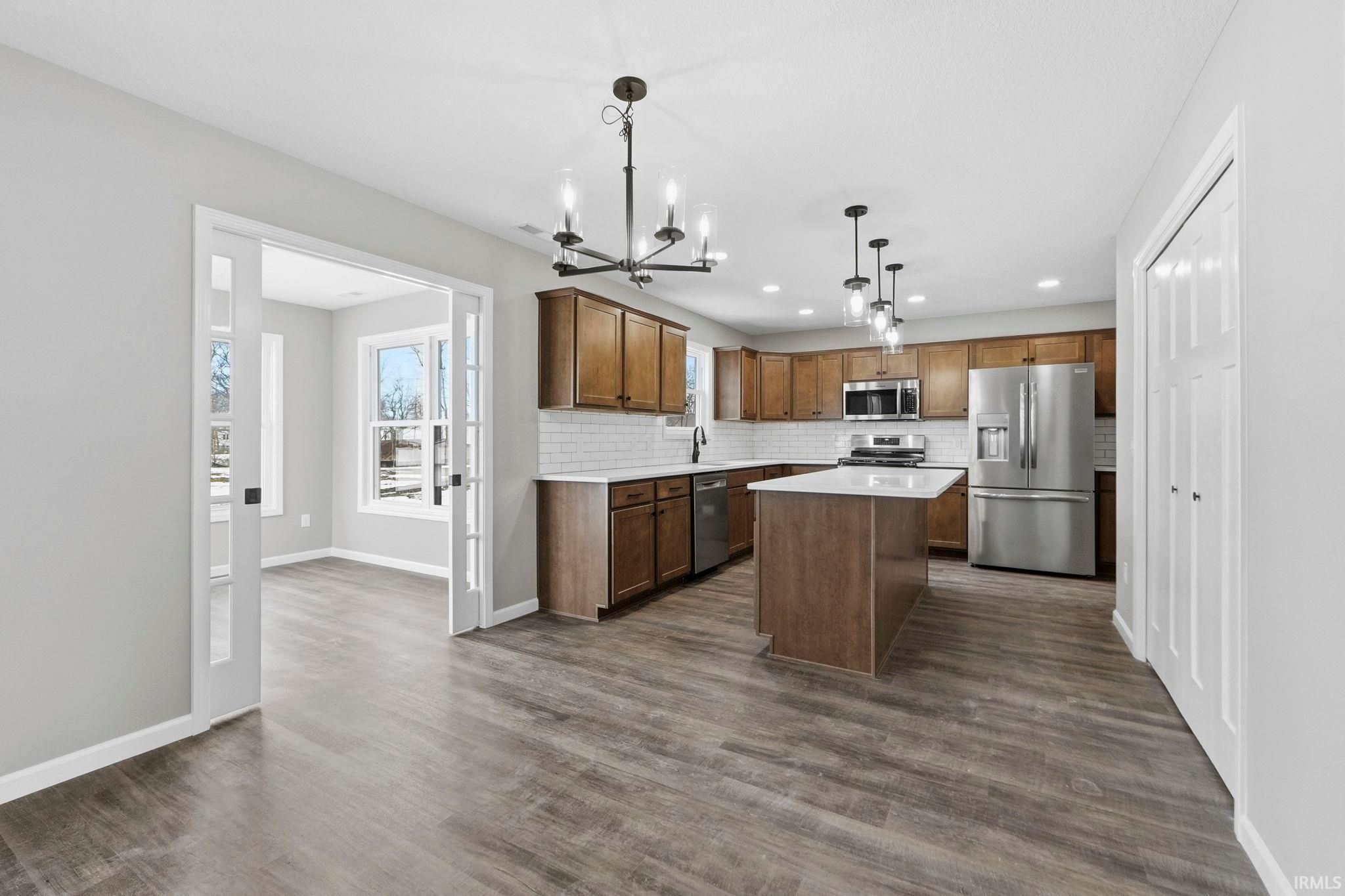 Image of 818 Gullet Avenue