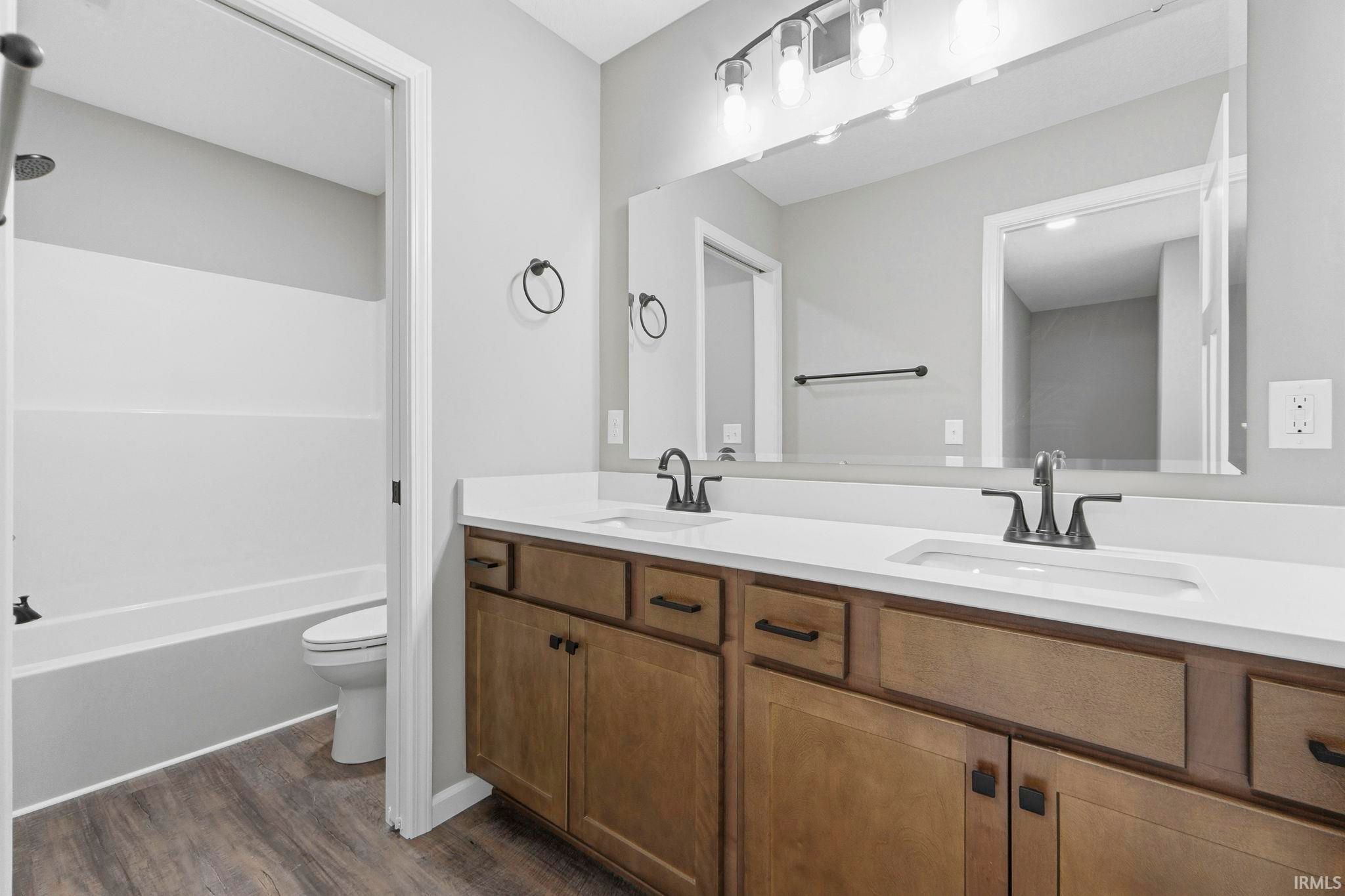 Image of 818 Gullet Avenue